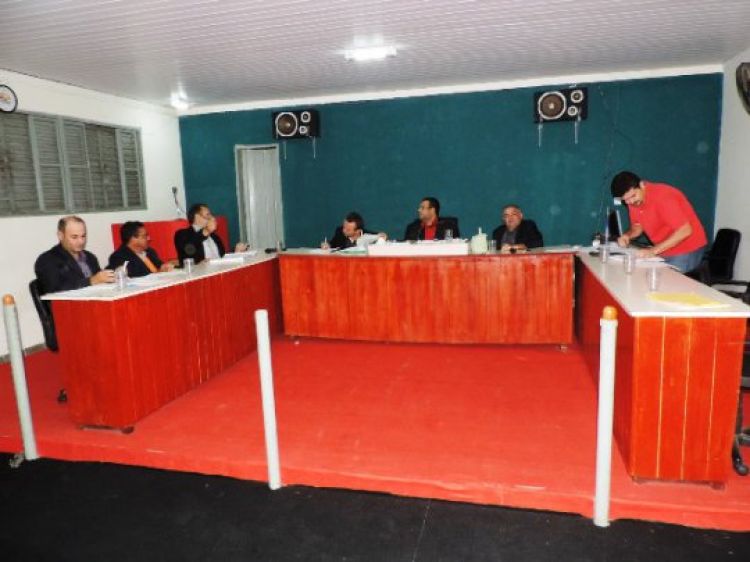 Câmara de Sigefredo Pacheco, que tem como presidente o vereador Junior Dora