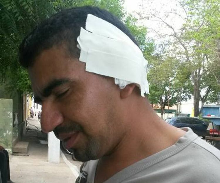 Professor faz acusações contra o prefeito da cidade