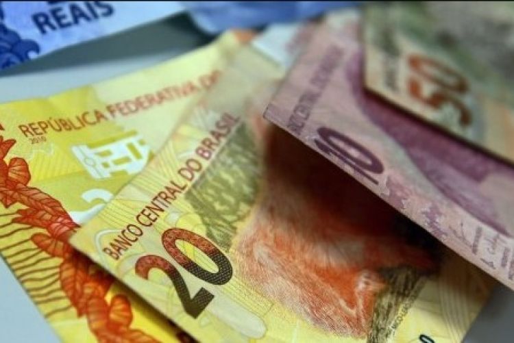 Com Informações: Radio Jornal 10