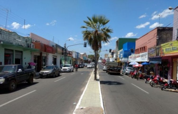 Avenida Demerval Lobão, centro comercial de Campo Maior. Foto: CampoMaiorEmFoco