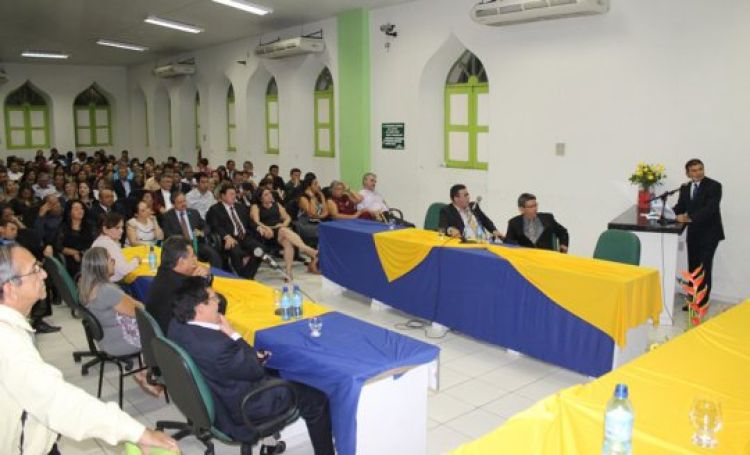 Juiz Edson Alves, natural de Codó (MA) foi um dos agraciados e escolhido para falar em nome dos demais.