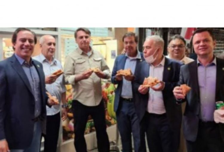 COM INFORMAÇÕES: ISTO É 