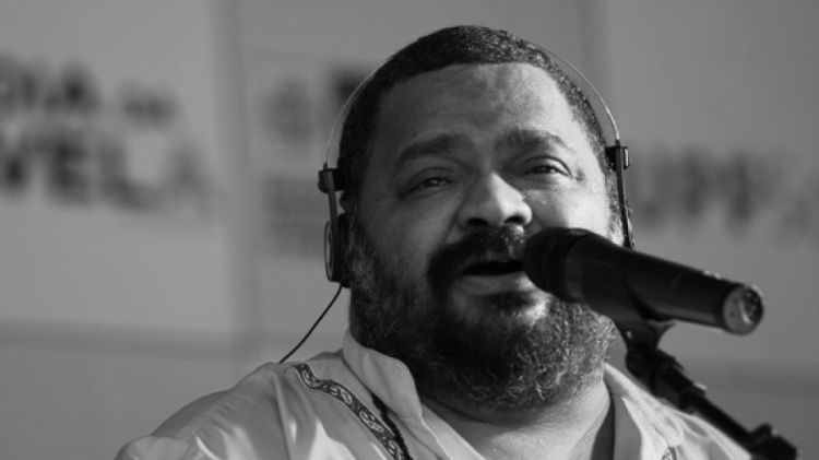 Arlindo Cruz no 'Altas Horas', da TV Globo — Foto: Carol Caminha/Globo