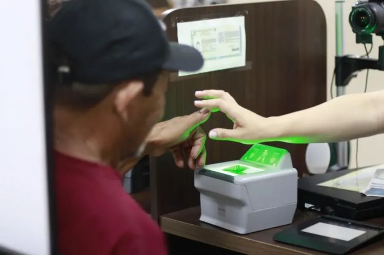 Emissão da nova Carteira de Identidade — Foto: SSP-AM