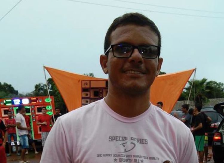 Marcinho Cds foi um dos primeiros a colocar sua campanha na rua.