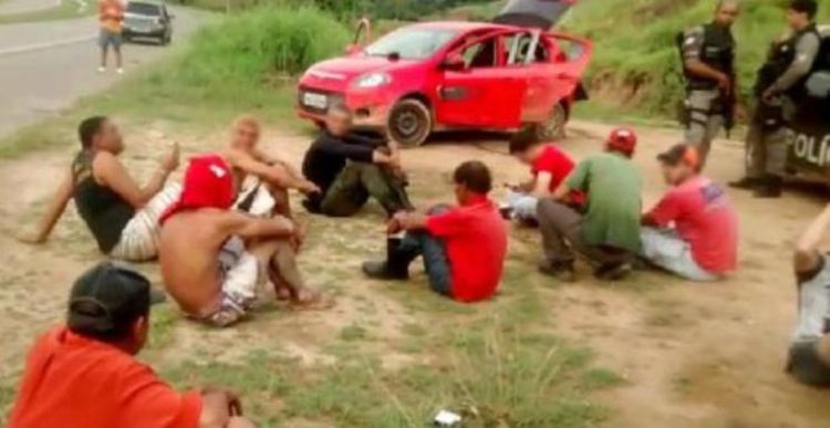 Reféns foram confundidos com os criminosos