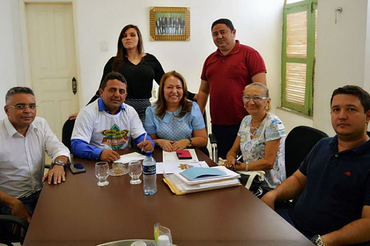 Fernando Miranda, Professor Ribinha, Gabriela Pinho, Conceição Lima, Otalício Leite, Bernadeth Silva e Hamilton Segundo. Foto: Assessoria
